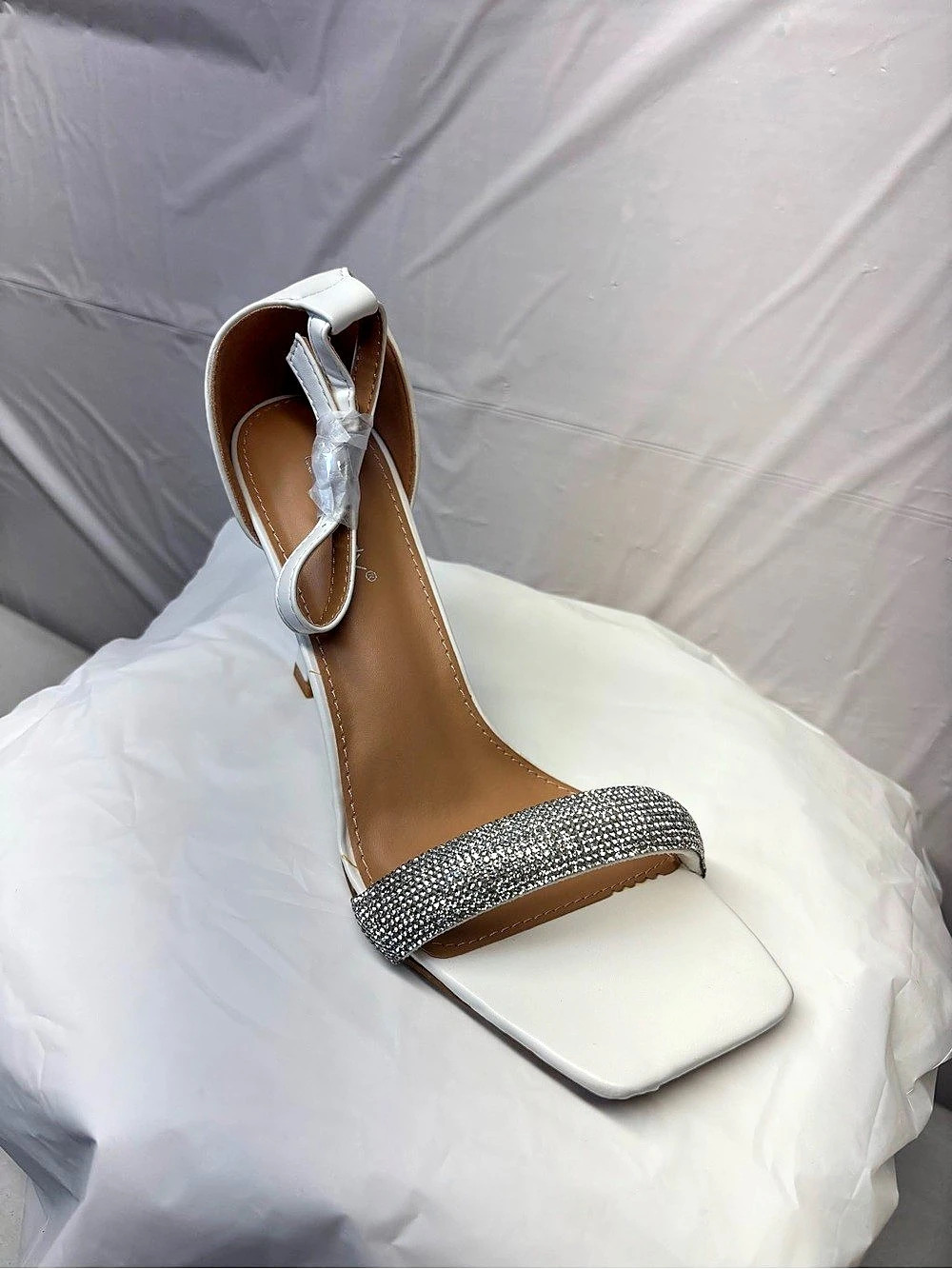 Unze London Energy-2 Rhinestone Strap Heels in White US 8.5 Like New